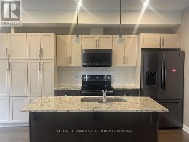 Building Photo - 64 Vimy Ridge Cres