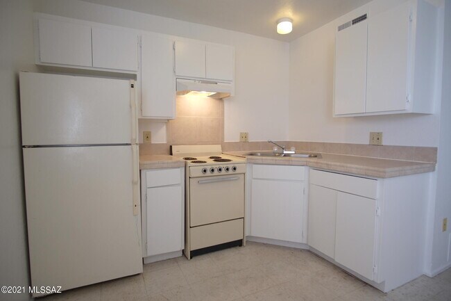 Foto del edificio - 2468 N Balboa Ave