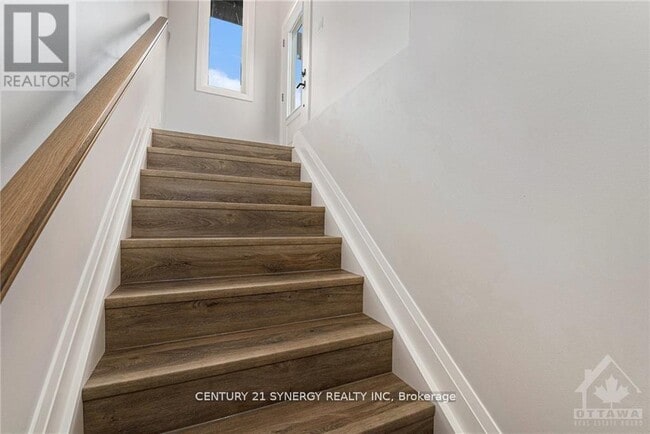 Building Photo - 834 Namur St