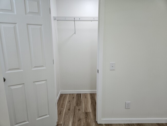 Foto del edificio - 5044 Pulliam St