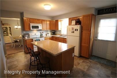 Building Photo - 3 br, 1 bath House - 16870 Lakewood Drive