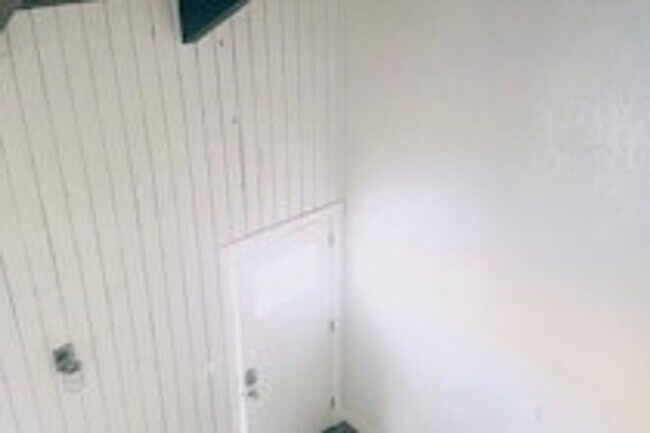 Foto del edificio - 615 N 1100 W St