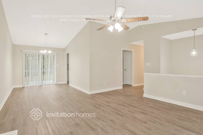 Foto del edificio - 572 Tate Creek Ct