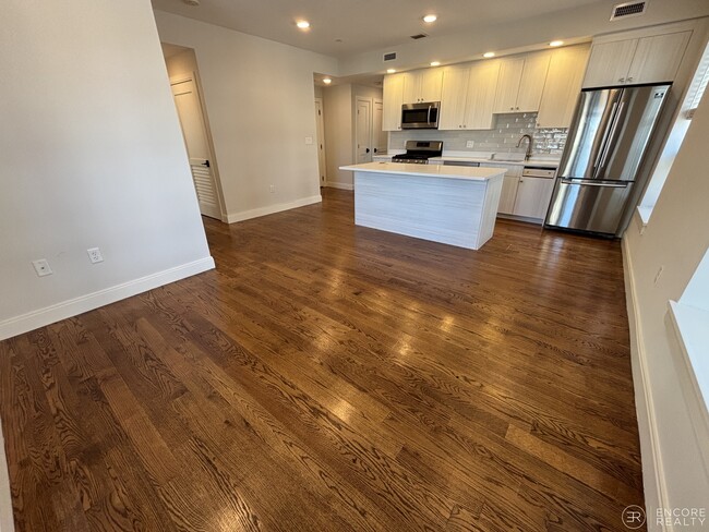 Building Photo - 1 Everett St