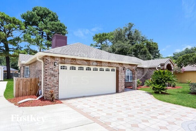 Foto del edificio - 12519 Willoughby Ln