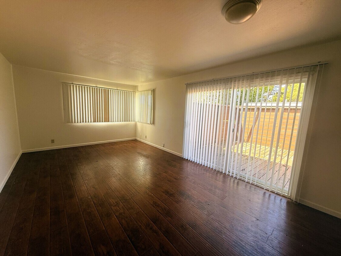 2029-2035 Key Blvd - 2029-2035 Key Blvd