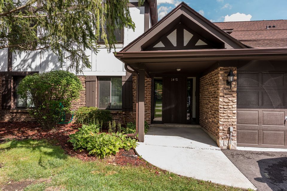 Primary Photo - 1706 Lakecliffe Dr