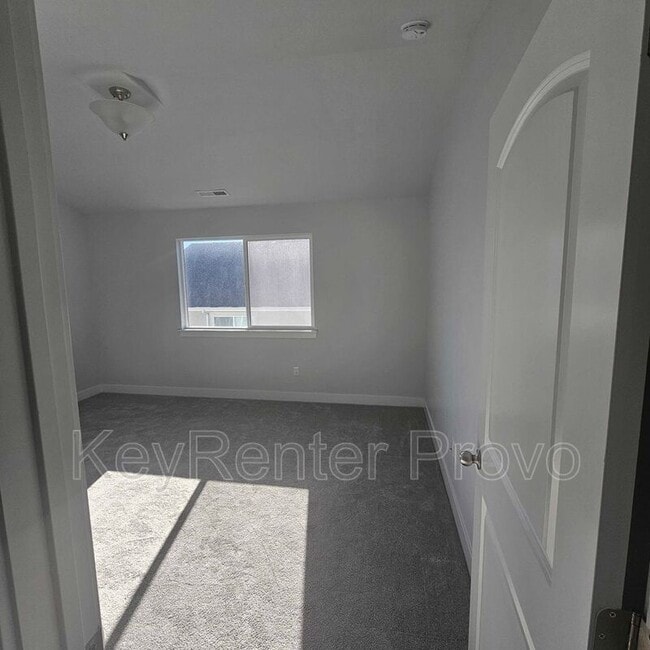 Building Photo - 1297 Dawes Wy