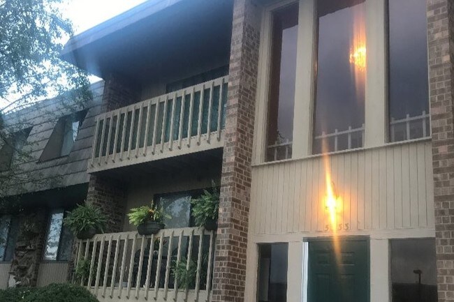 Top Floor - 5333 Cedar Point Dr