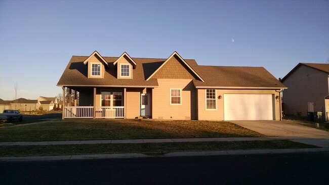 Foto del edificio - Post Falls Beauty