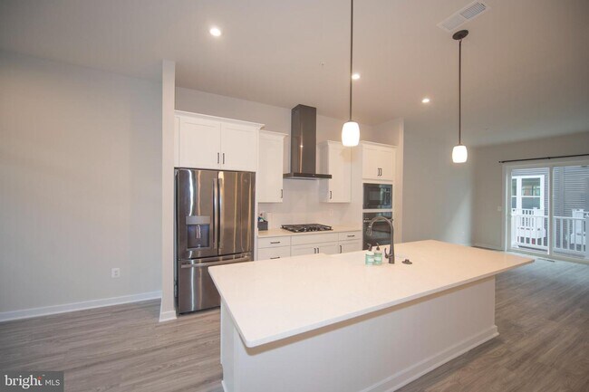 Foto del edificio - 16261 Connors Wy