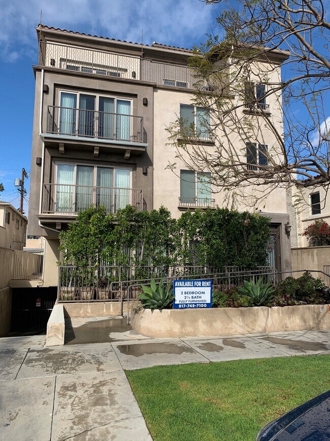 EDIFICIO complet 2010 - 1537 S Holt Ave