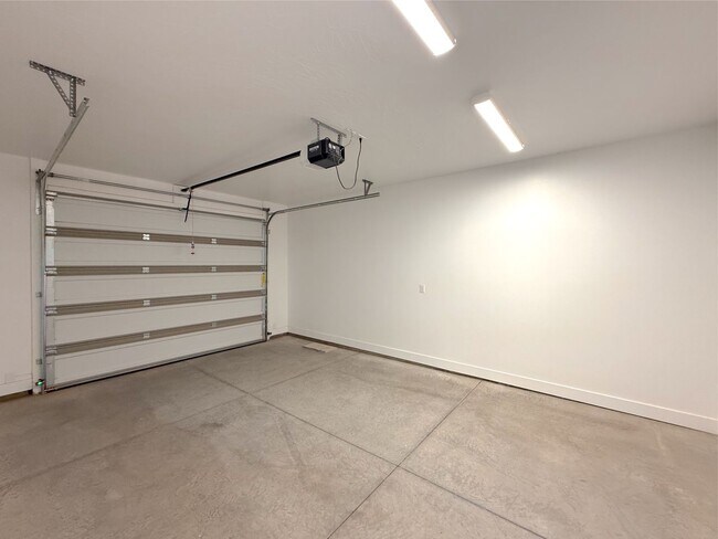 Foto del edificio - Brand New 3 bed, 2.5 Bath 1 car garage Townhome