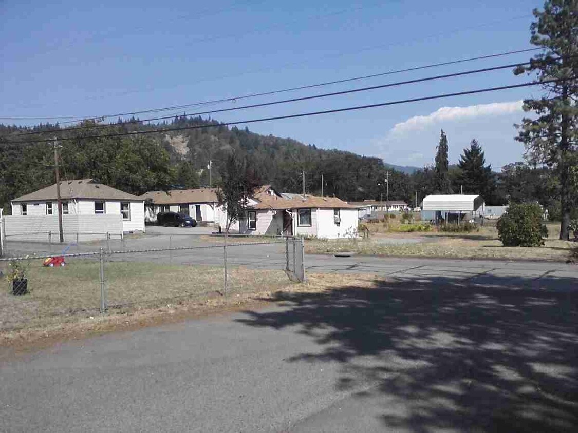 Primary Photo - 47816 Highway 58