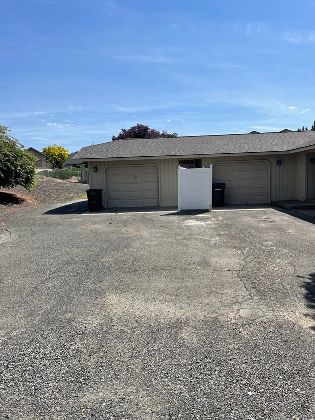 Primary Photo - 201 N 80th Ave