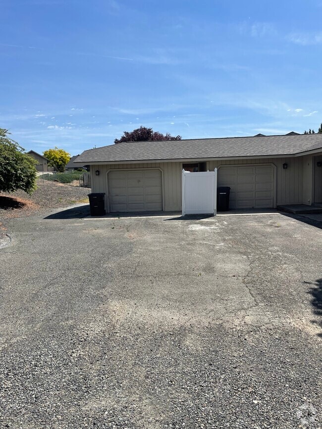Building Photo - 201 N 80th Ave