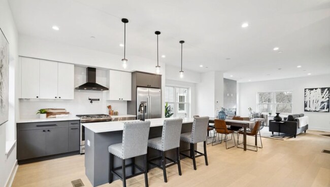 Foto del edificio - 9522 Golfview Ln