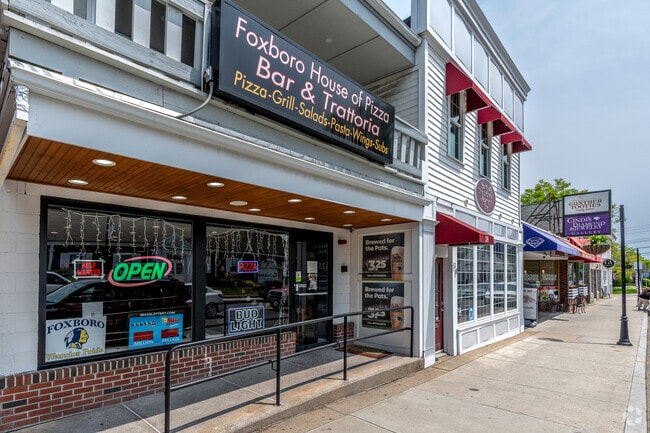 Foxboro House of Pizza is a family-owned and operated pizzeria located in Downtown Foxboro.