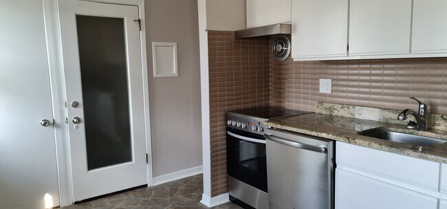 Photo du bâtiment - 1341 Moy Av