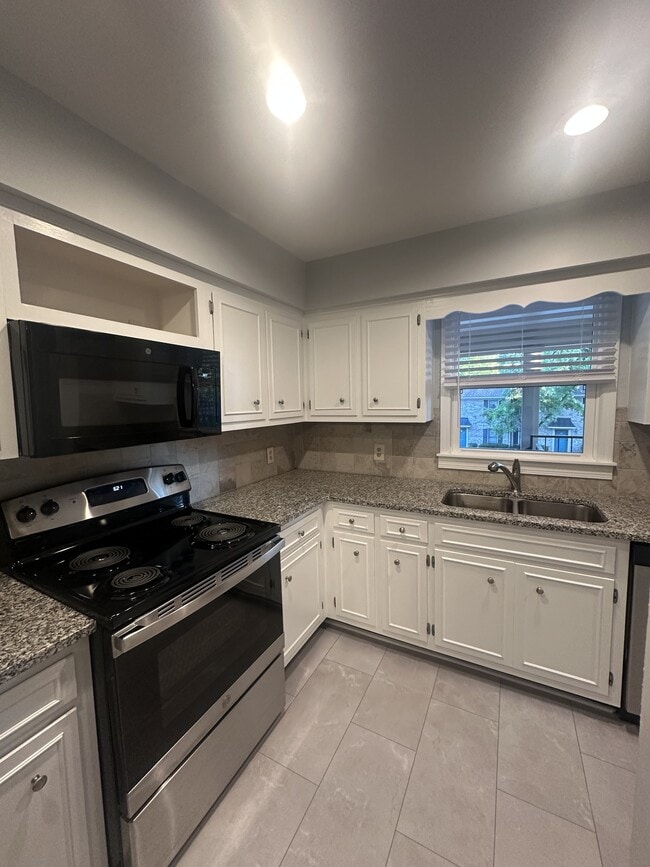 Building Photo - 207 Westfield Dr