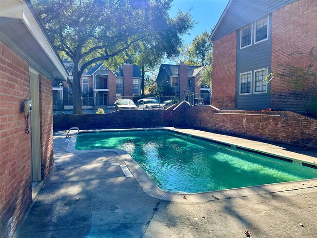 Foto del edificio - 2401 Sycamore Ave