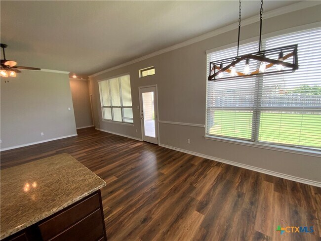 Foto del edificio - 6017 Worthing Dr