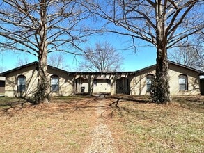 Building Photo - 109 Sieville Ave