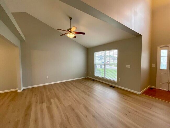 Building Photo - 529 Westwick Ct
