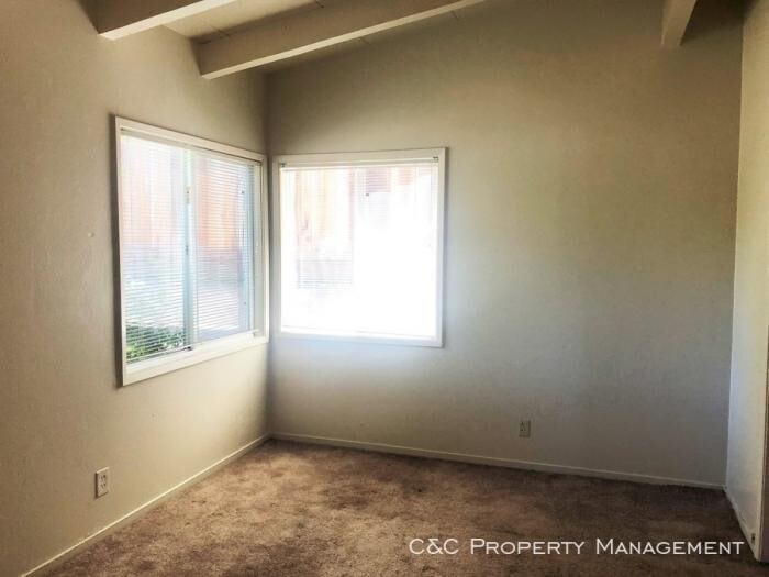 Building Photo - 1 bedroom in Monterey CA 93940