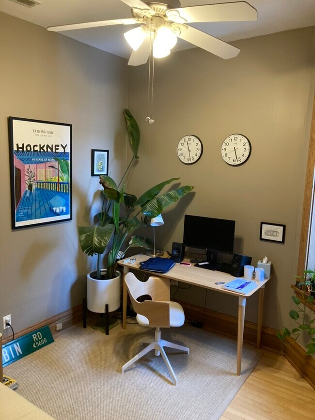 Foto del edificio - 2511-3 N Kimball Ave