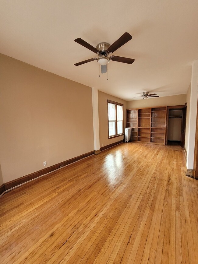 Foto del edificio - 7322 S Coles Ave