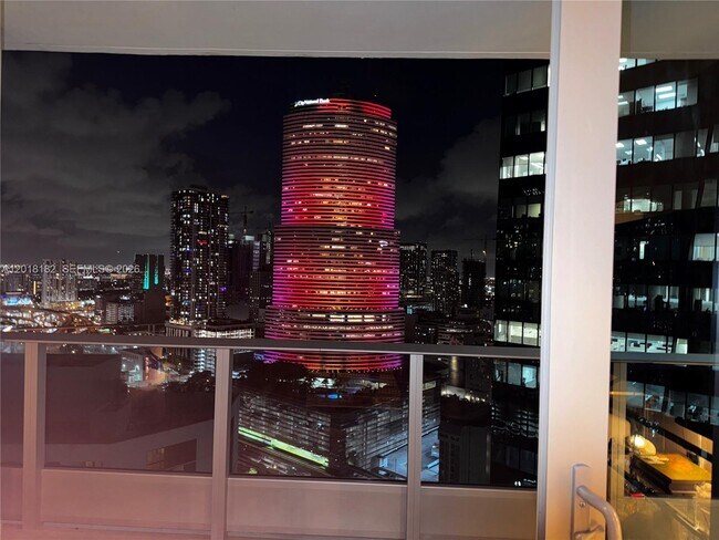 Building Photo - 200 Biscayne Blvd Way