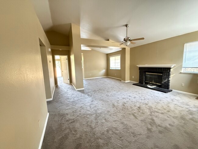 Building Photo - 2032 Johnson Dr