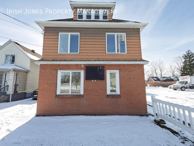 Building Photo - 1213 Walden Ave