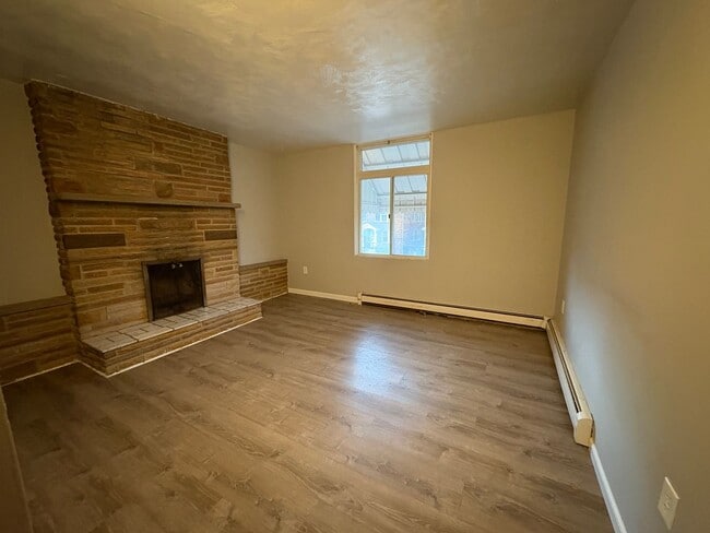 Foto del edificio - 62 N Bryant Ave