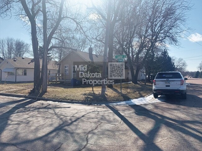 Foto del edificio - 601 S Lawler- 2 Bedroom House