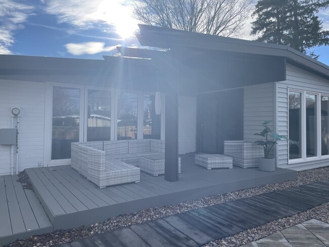 Building Photo - 3522-3525 25 Ave