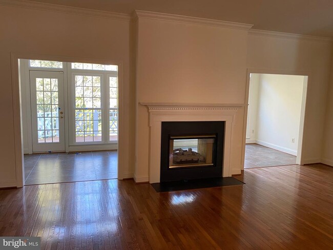 Building Photo - 9408 Regency Crest Dr