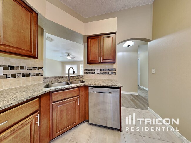 Building Photo - 13207 Prestwick Creek Drive Riverview FL
