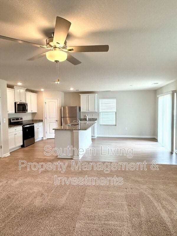 Building Photo - 3047 Cres Lk Ln