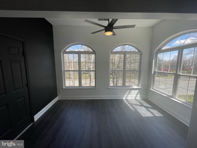 Building Photo - 6602 Thackwell Way