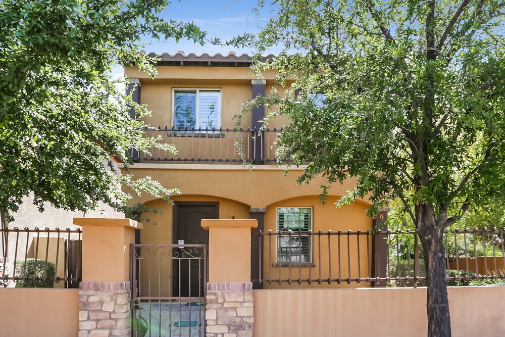 Foto principal - 2009 E Heartwood Ln
