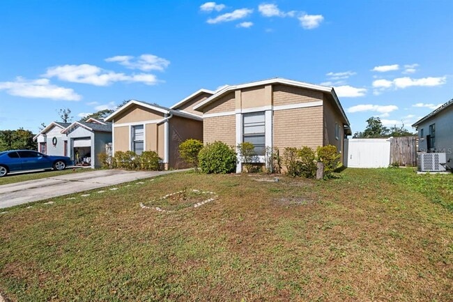 Building Photo - 1424 Vinetree Dr