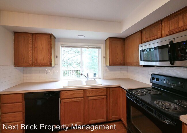 Building Photo - 4 br, 2 bath House - 2401 17th SE