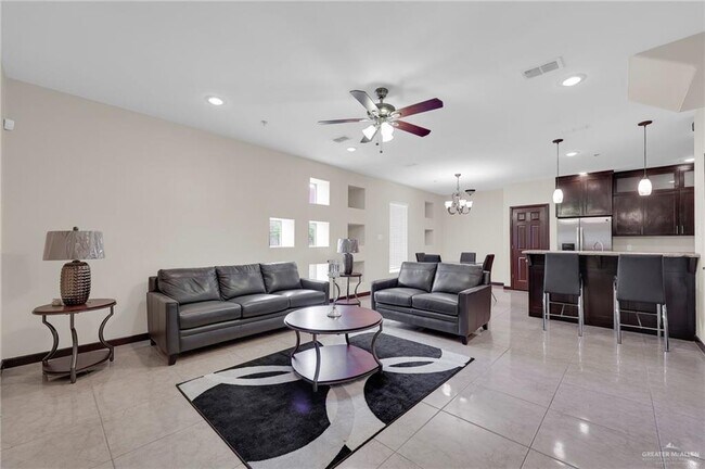 Foto del edificio - 1200 E Daffodil Ave