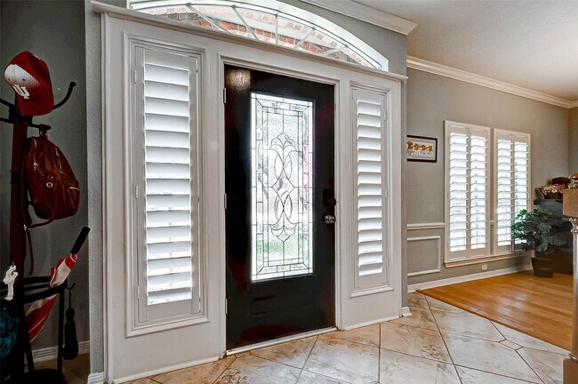 Building Photo - 14 Bradford Cir