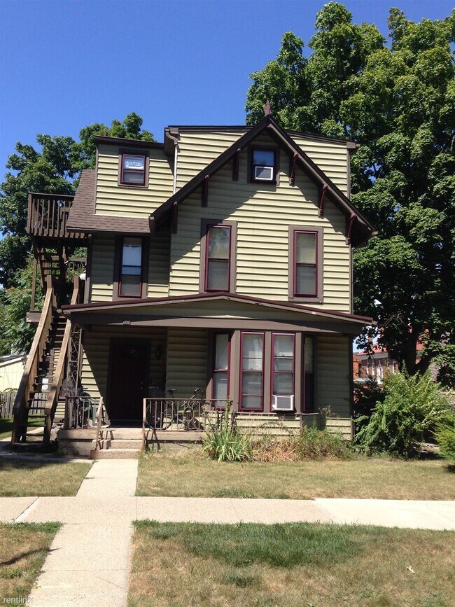 Building Photo - 511 E Kingsley St