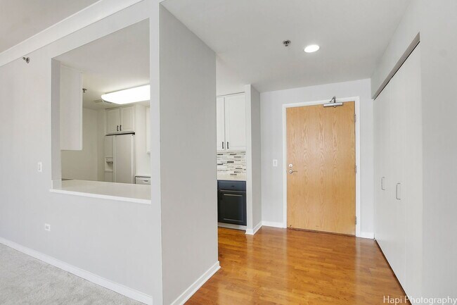 Building Photo - 77 S Evergreen Ave