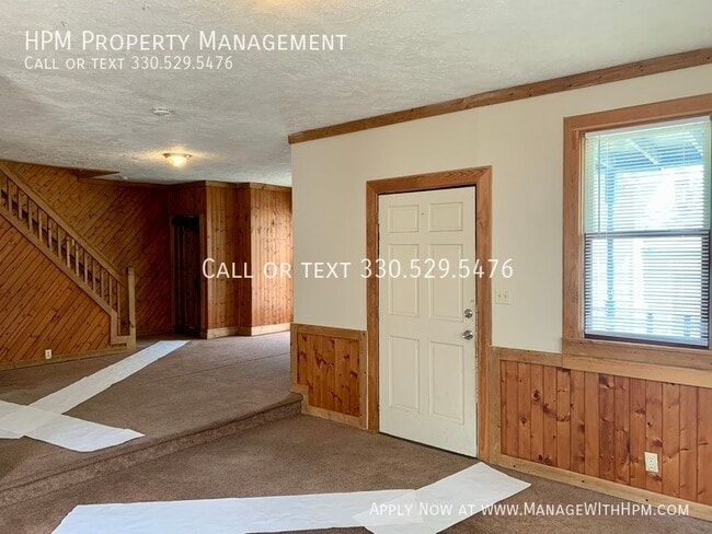 Building Photo - 926 Main Ave W