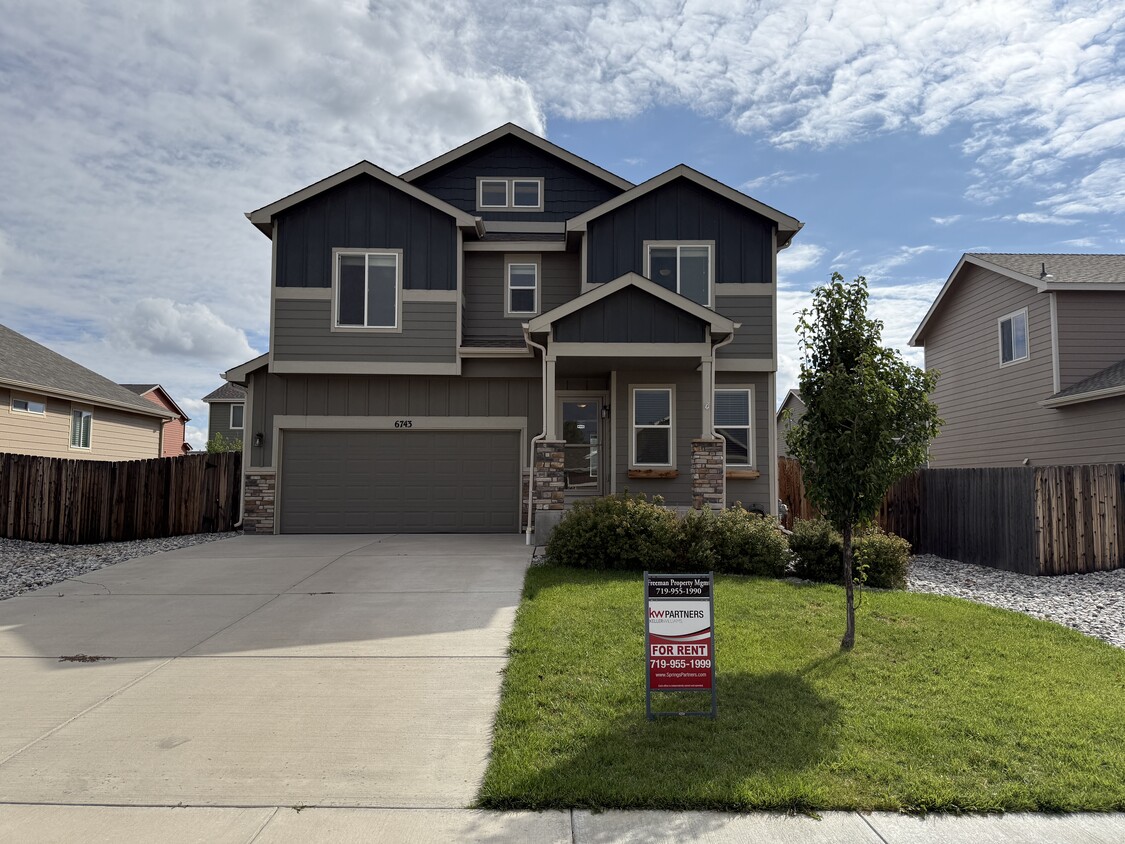 Primary Photo - 6743 Phantom Way